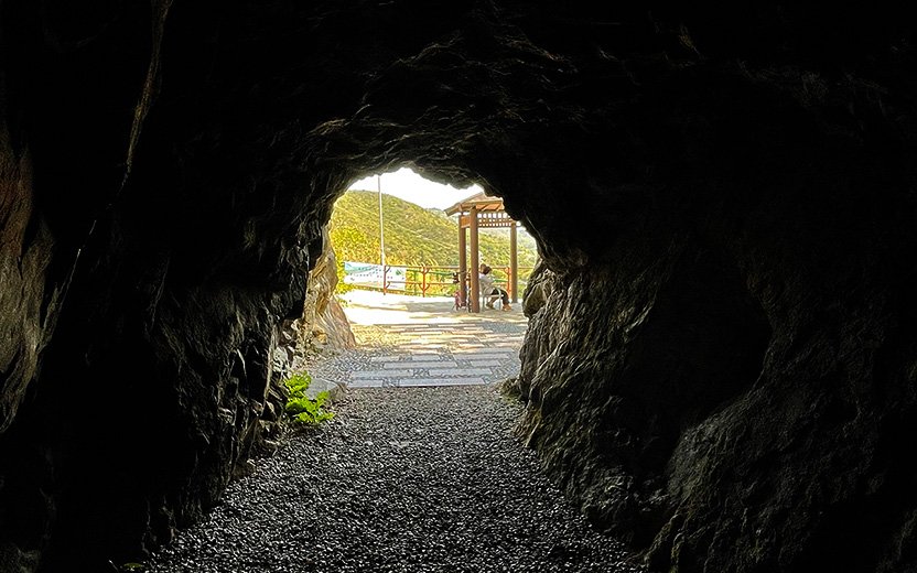 The Silver Mine cave, Olympic Trail