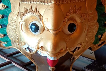 An ornate temple table leg at Lung Shan Temple