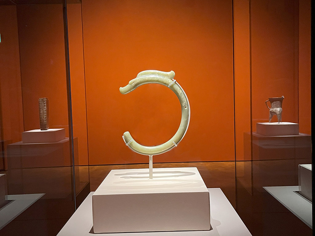 Dragon (C-shaped), Jade
Mid to late Hongshan culture (6,000-5,000 BP)
The Palace Museum, Origins of Chinese Civilisation