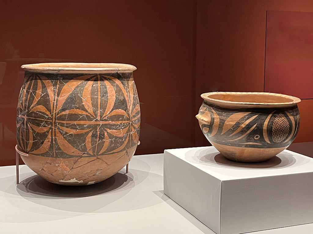 Jar with plant motifs and Basin with geometric motifs, Mid-late Yangshao culture (6,000-5,000 BP), Earthenware, Gansu Provincial Museum,  Origins of Chinese Civilisation