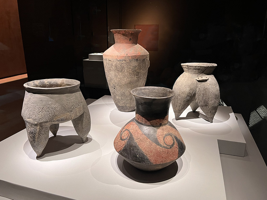 Jia vessels and Pot, Earthenware
Taosi culture (4,300-3,900 BP)
Shanxi Museum, Origins of Chinese Civilisation