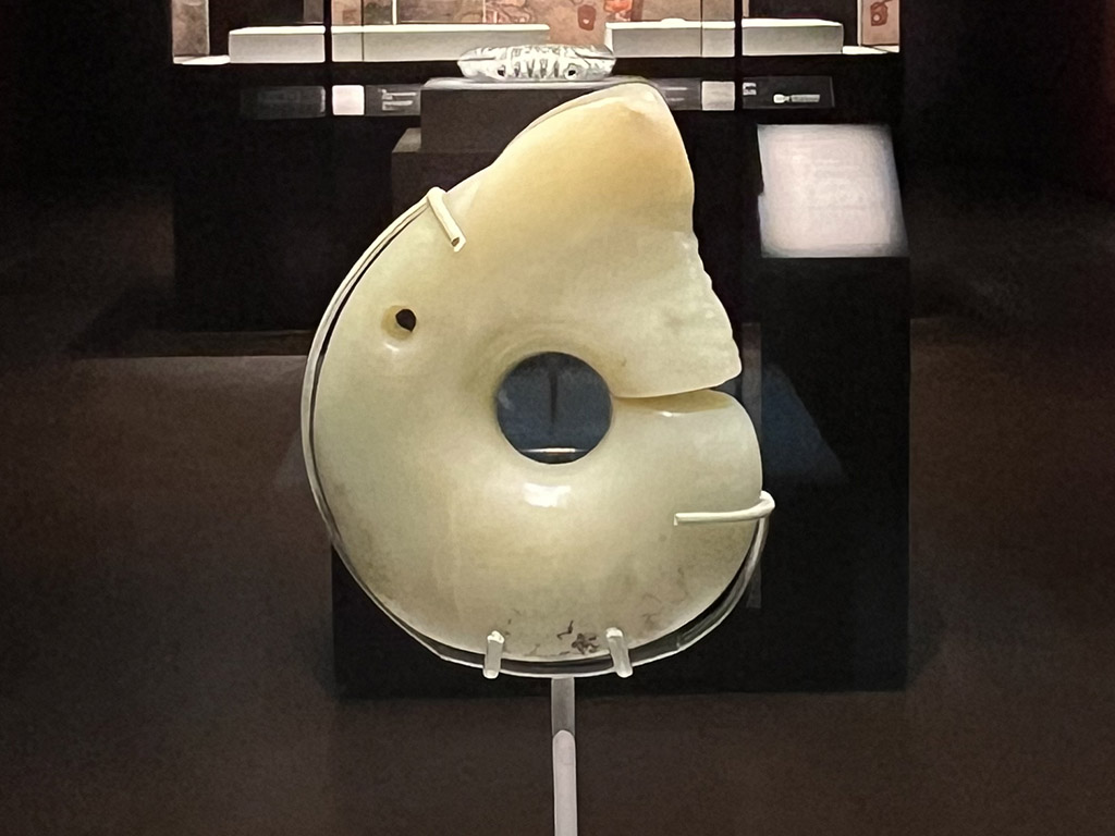 Pig dragon, Jade Mid to late Hongshan culture (6,000-5,000 BP) Liaoning Provincial Institute of Cultural Relics and Archaeology, Origins of Chinese Civilisation