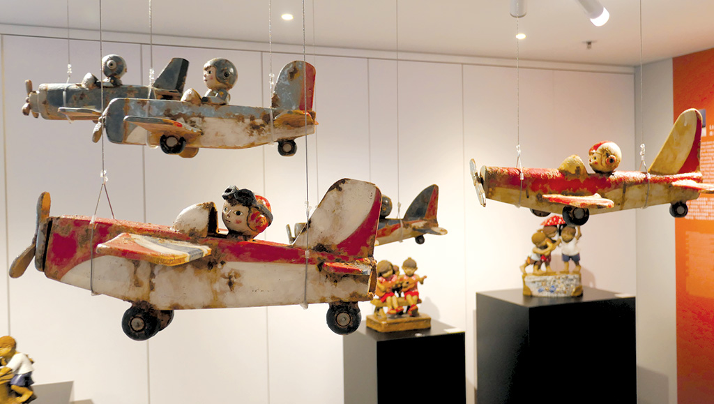 Flying to the Future 1 - 5, Leo Tang Ceramic, 2021, Chinese Ceramics