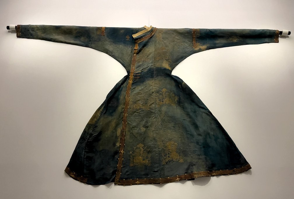 Robe with trees, deer, and birds Jin dynasty (12th century). Brocaded tabby, silk and metallic threads; silk tapestry polychrome silk threads, Chris Hall