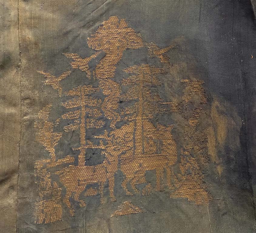 Robe with trees, deer, and birds Jin dynasty (12th century). Brocaded tabby, silk and metallic threads; silk tapestry, Chris Hall polychrome silk threads