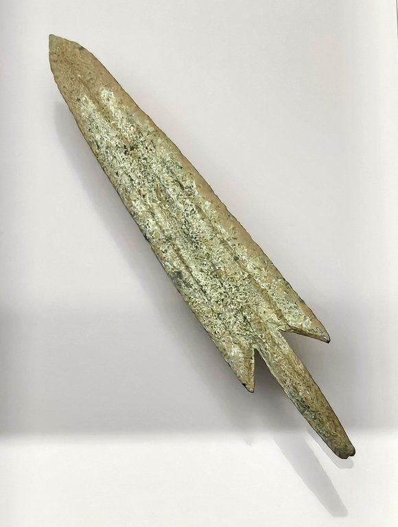 Bronze arrowheads Han dynasty (202 BCE - 220), Collection of Antiquities and Monuments Office, Hong Kong, Han dynasty