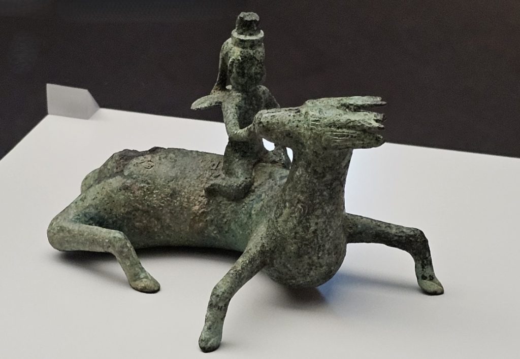 Bronze statue of immortal riding a deer Eastern Han dynasty (25 - 220), Yibin, Sichuan Collection of Yibin Museum, Han dynasty