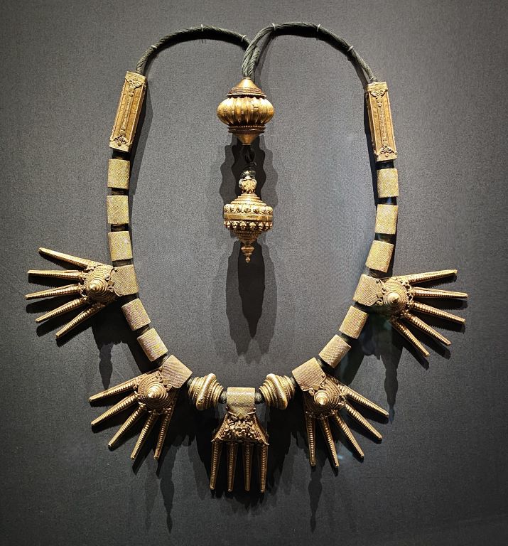 Thali (marriage necklace), India, late 19th century, Gold, black thread, Gift of Cynthia Hazen Polsky, 1991, The Metropolitan Museum of Art, New York, Global Jewellery