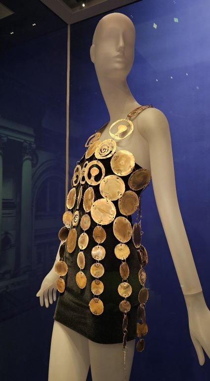 Evening ensemble 
Giorgio di Sant'Angelo (American, 1933
1989), Mercura NYC (American, founded 1975) 
United States, 1987–1988 
Metal, synthetic fiber 
Gift of Martin F. Price, 1998 
The Metropolitan Museum of Art, New 
York, Global Jewellery