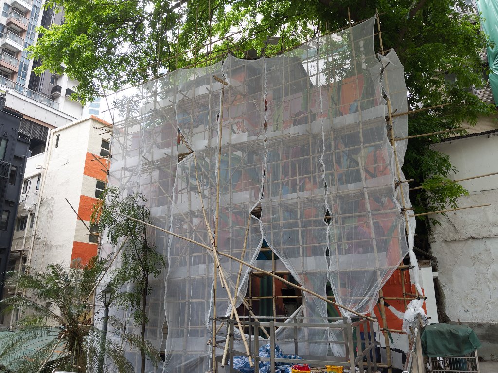 Fabio Pentani, @fabiopetani, 10 Staveley Street, Central, Facade facing Wa On Lane 2, HKWALLS 2026, Hong Kong street art