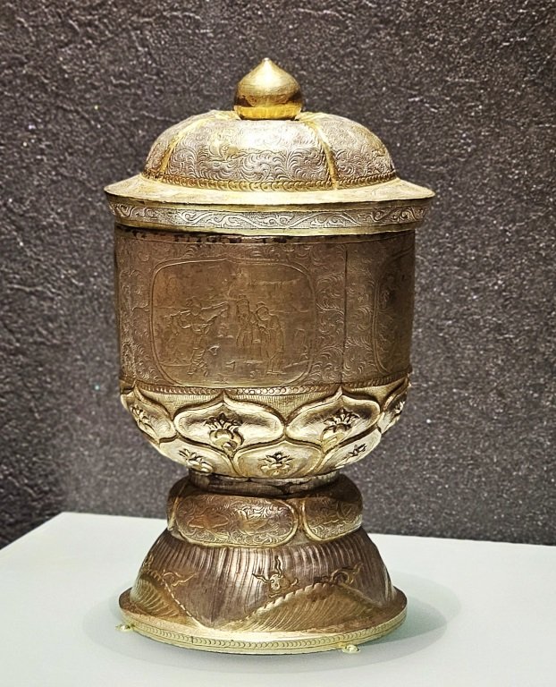 Silver-gilt incense caddy with scenes showing human figures, Tang dynasty, Sui Tang dynasty
