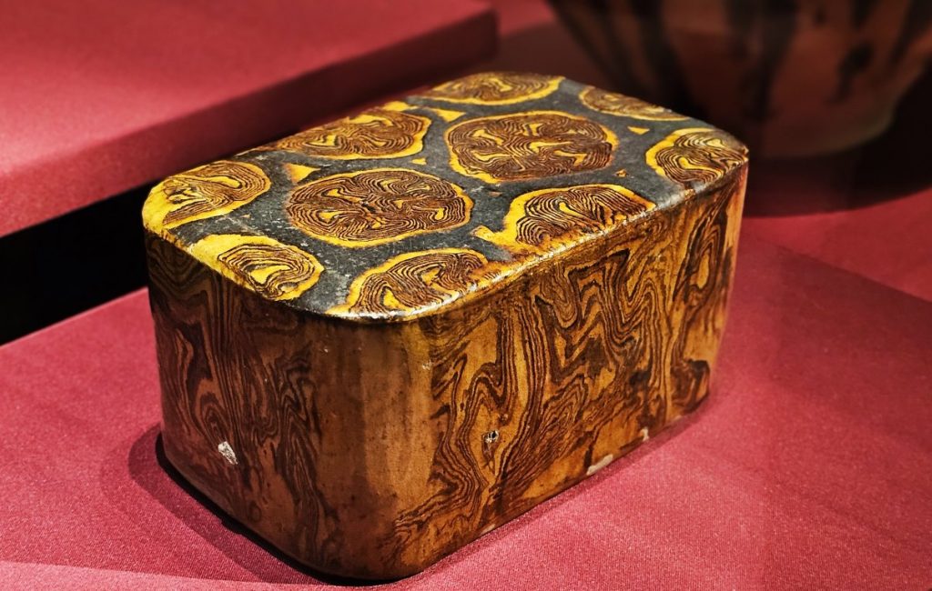 Marbled-ware pillow, Tang dynasty, Sui Tang dynasty