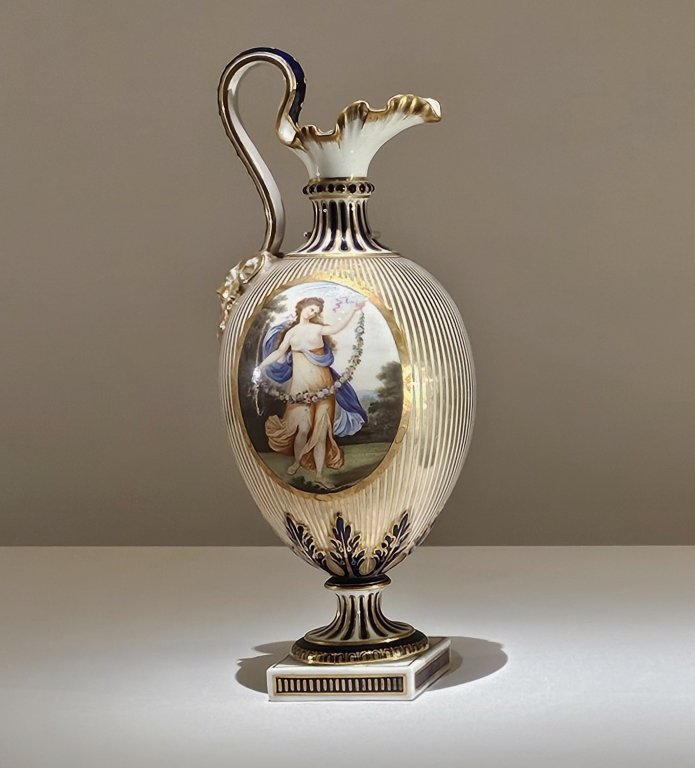 Ewer-shaped vase with European figures, Great Britain, 18th century. Porcelain with overglaze polychrome enamels and gilding, The Palace Museum, Forbidden City and the World