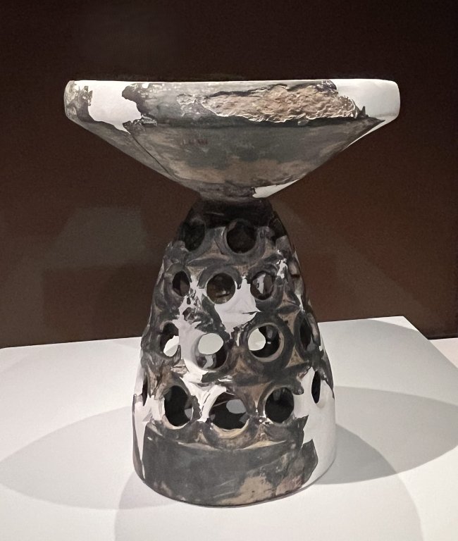 Dou-vessel, Mid to late Kawenkou culture (5,500-4,600 BP), Earthenware, Shangdong University Museum, Origins of Chinese Civilisation
