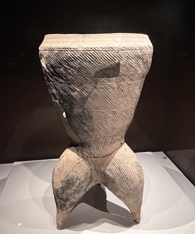Yan vessel, Shimao culture (4,300-3,800 BP) Earthenware, Shaanxi Provincial Institute of archaeology, Origins of Chinese Civilisation