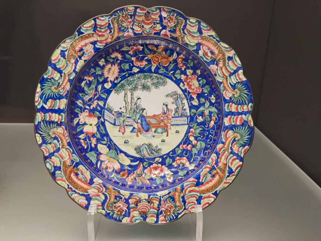 Vietnamese-style lobed dish in painted enamels, Jiaqing period (1796-1820), Qing dynasty, Metal (copper), Proudly from Canton, Cantonese and Export Art, HKMoA